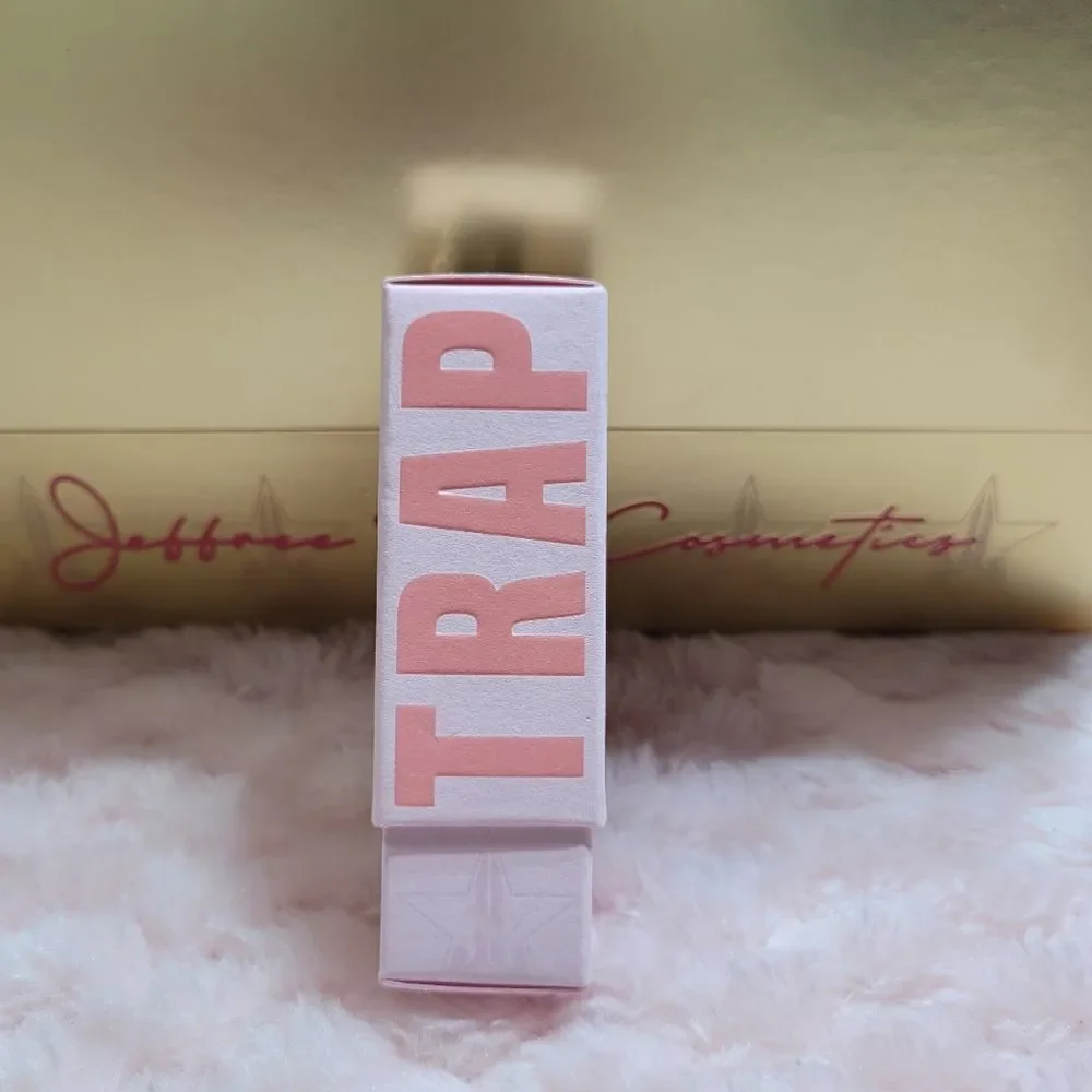 New Jeffree Star Velvet Trap - Grave Digger